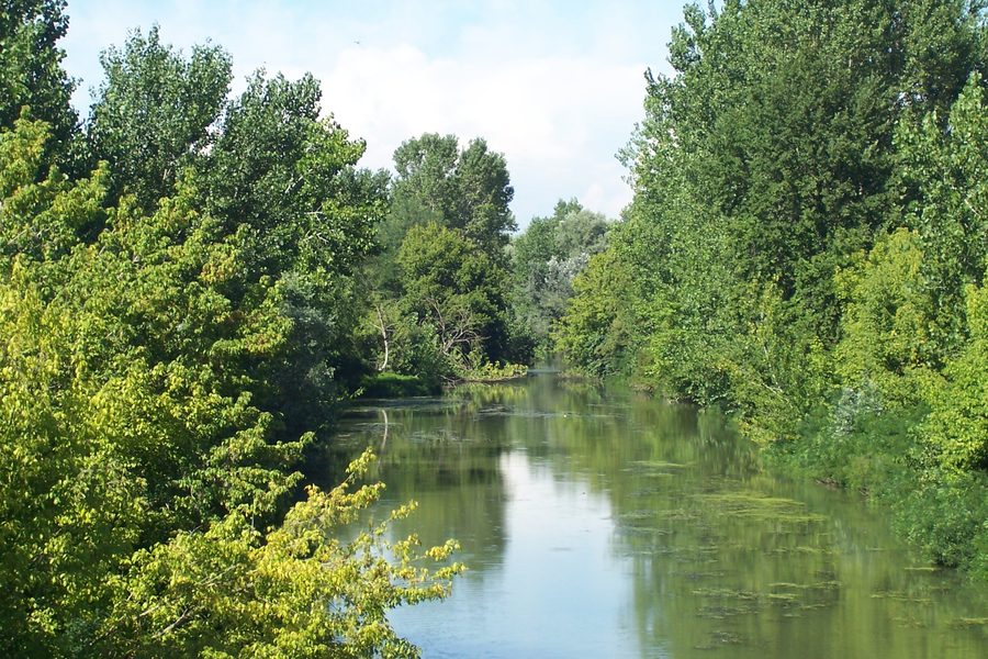 L'Olona inferiore sopra San Zenone al Po in provincia di Pavia