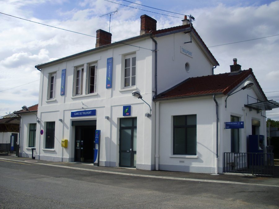 File:Gare de Trilport 01.jpg