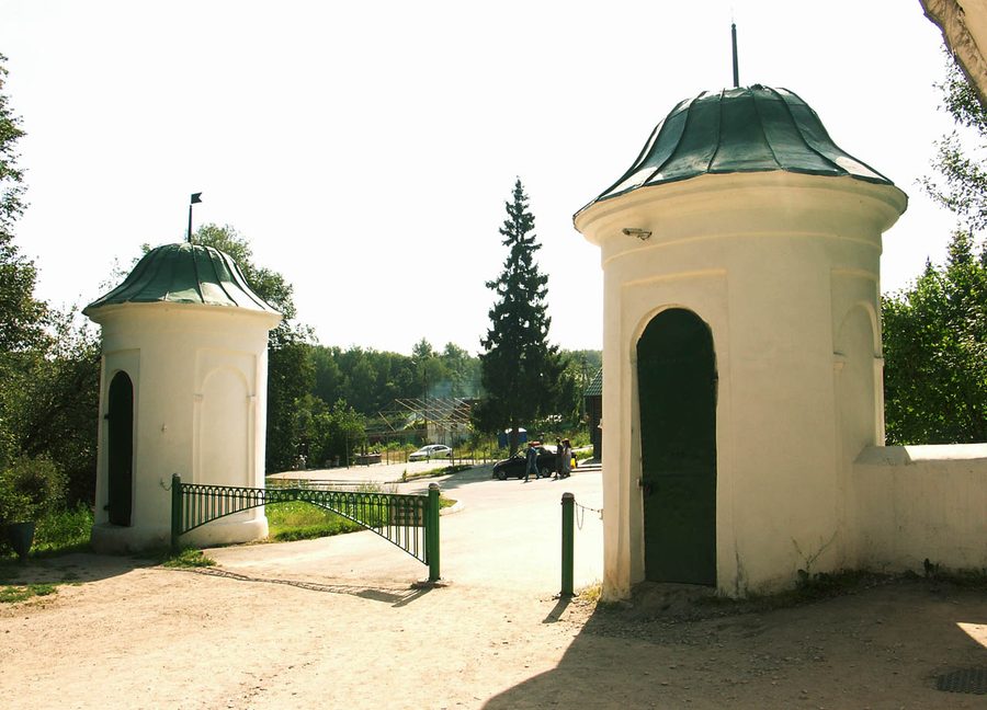 Eingang des Museums-Anwesens Jasnaja Poljana