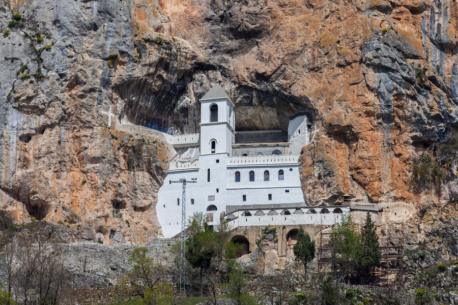 Monasterio de Ostrog en Montenegro