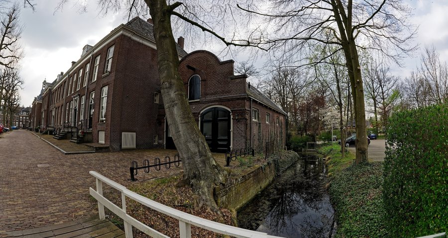 File:Zeist - Zusterplein - Stichting Les Abeilleres.jpg
