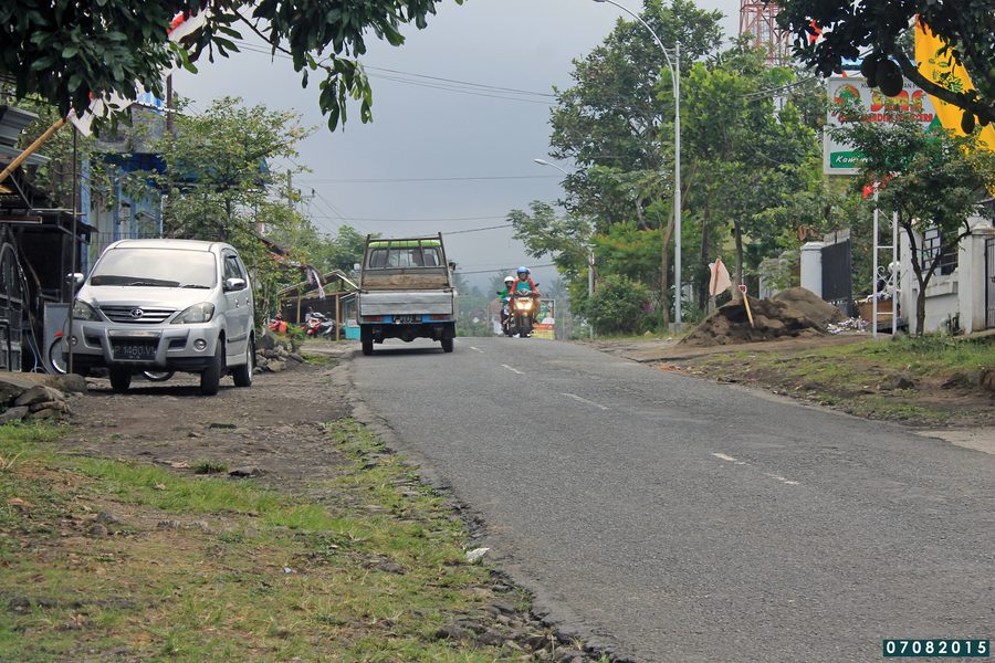 Straße in Licin, Ostjava, Indonesien
