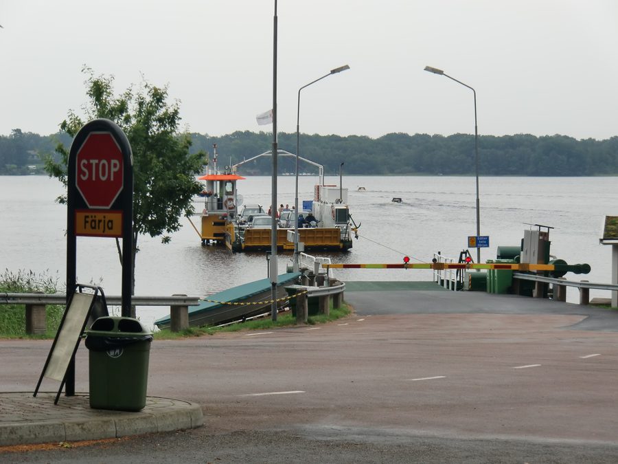 Seilfähre vom Festland zur Insel Bolmsö im See Bolmen