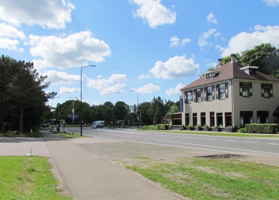 Rotonde in Nieuw-Milligen op de kruising van de provinciale wegen N344 en N302