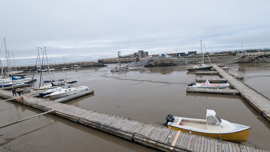 Rivière-du-Loup marina at low tide