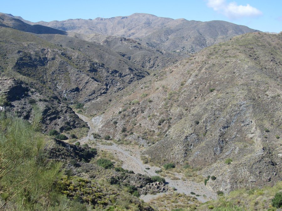 File:Casas abandonadas entre Sopalmo y La Adelfa (desde arriba) - panoramio.jpg