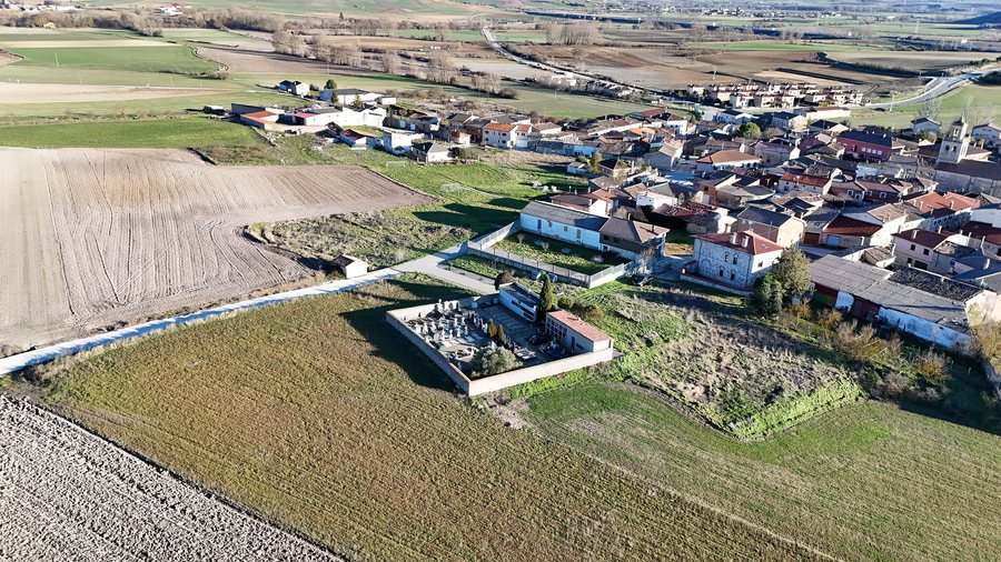 File:Cementerio Las Quintanillas.jpg