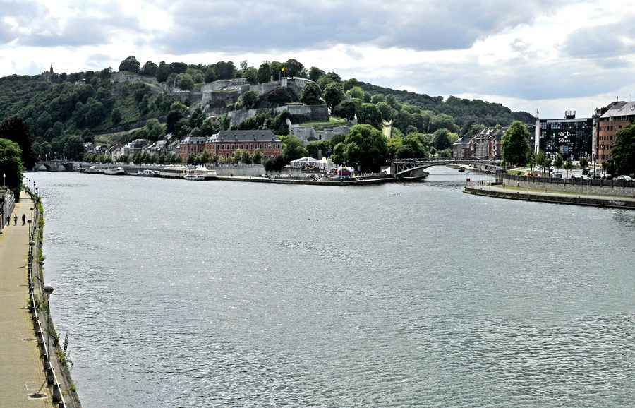 Zusammenfluss von Maas und Sambre mit der Zitadelle von Namur