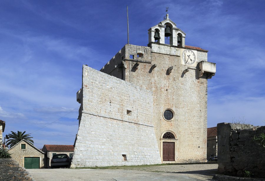 Nordwestseite der Festungskirche St. Marien in Vrboska