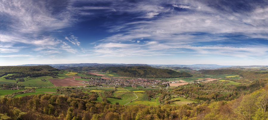 Panoramablick auf Wanfried und das Werra-Tal vom Plesseturm