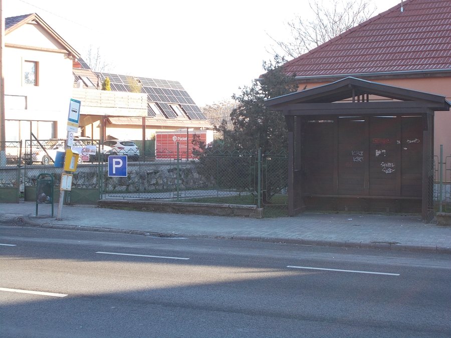 File:'Páty, Iskola utca' Haltestelle, 2024 Páty.jpg