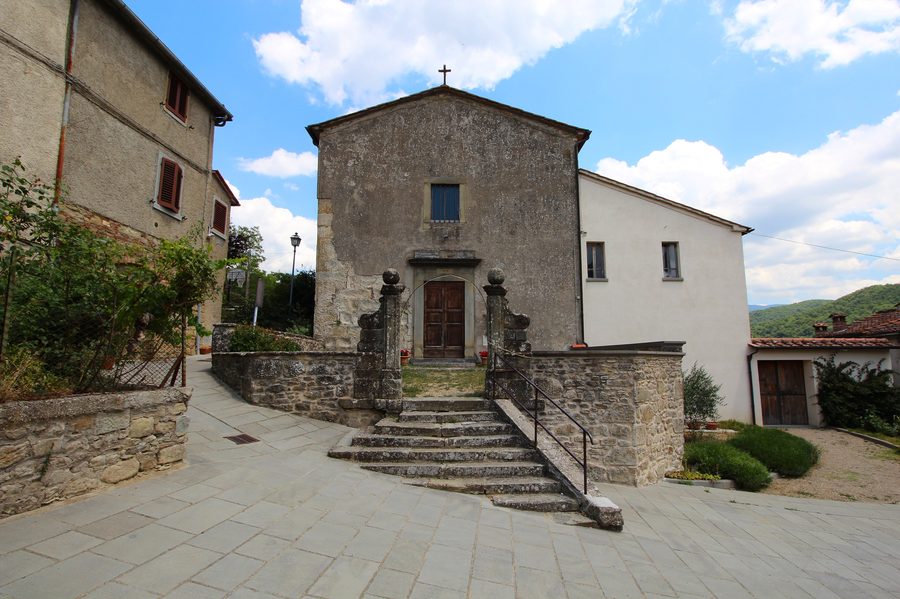 Außenansicht der Pieve di Sant'Eleuterio in Salutio bei Castel Focognano