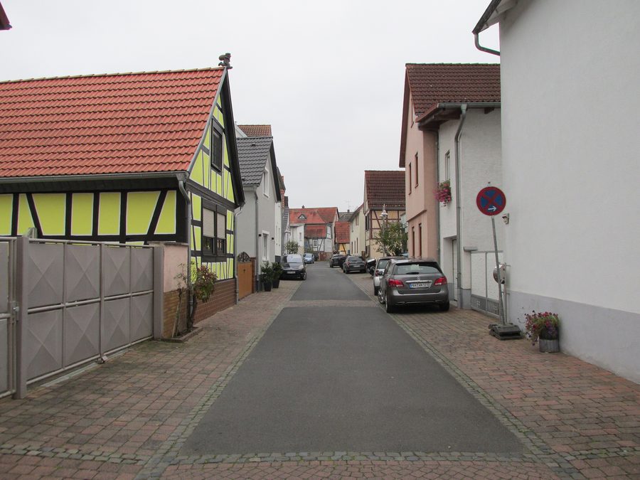 Blick von der Kirchgasse in die Schäfergasse in Niederdorfelden
