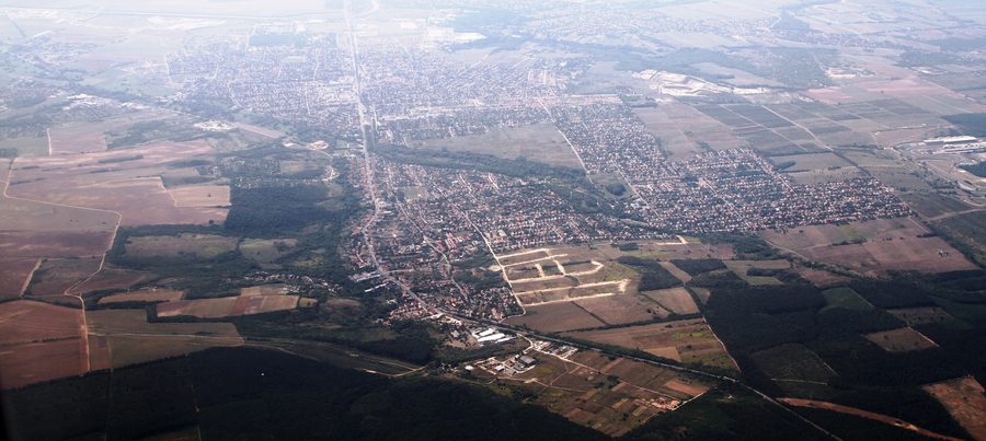 Luftaufnahme von Kerepes im Komitat Pest in Ungarn