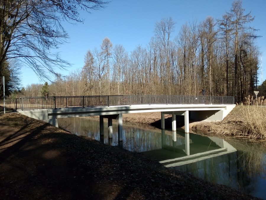 Brücke über den Pfinz-Entlastungskanal im Hardtwald bei Leopoldshafen