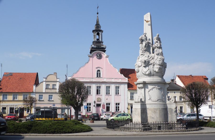 Denkmal der Heiligen Dreifaltigkeit auf dem Marktplatz von Rydzyna