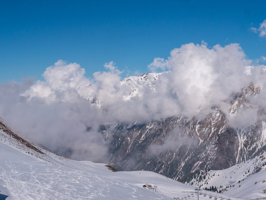 Almaty mit Bergkulisse