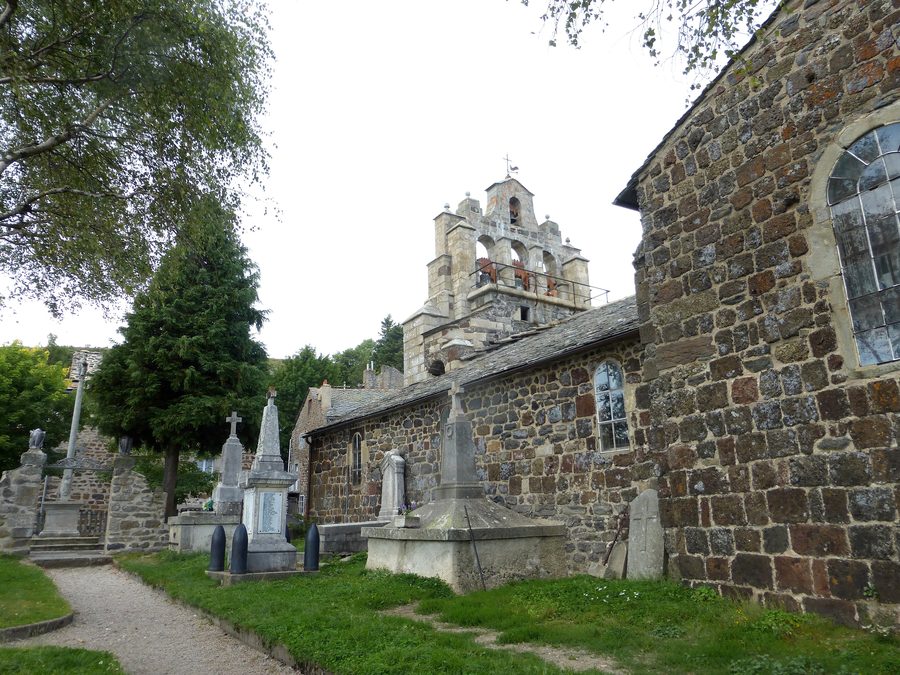 Église et ancien cimetière de Saint-Front en Haute-Loire
