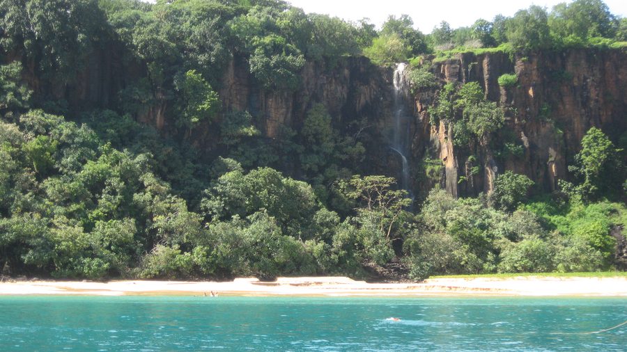 Sancho Bay auf Fernando de Noronha im brasilianischen Bundesstaat Pernambuco