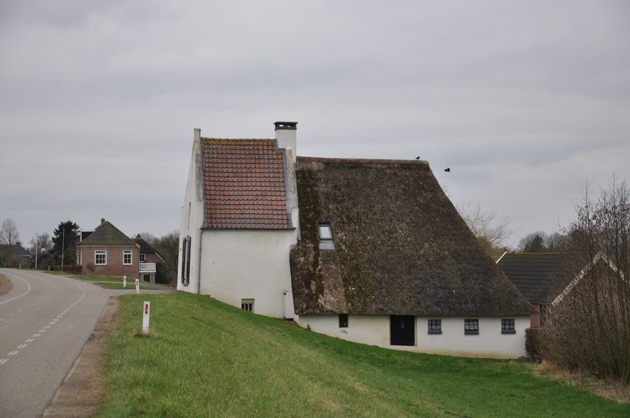 House along the IJsseldijk in Welsum