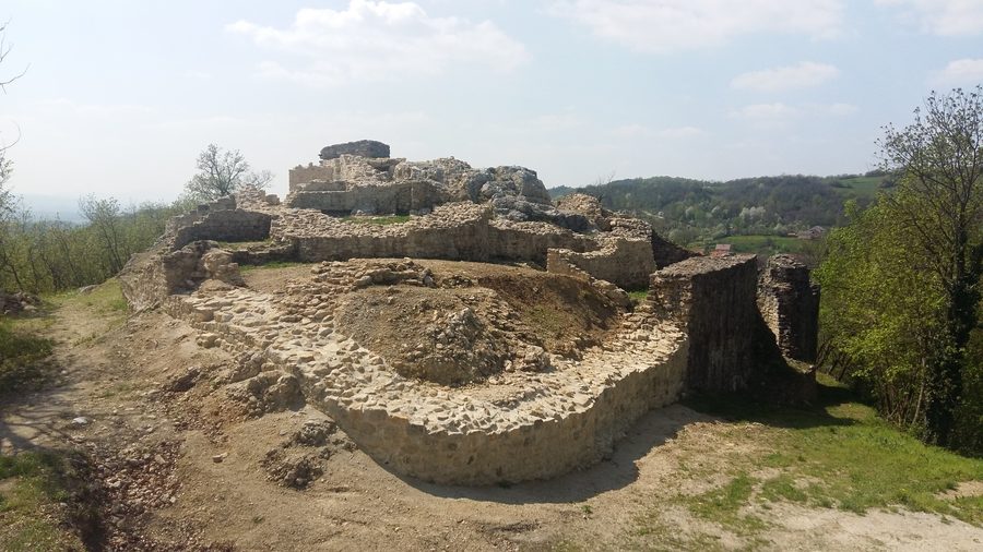 Archäologische Überreste der Festung Čanjevo in der Gemeinde Visoko