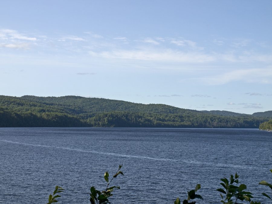Blick auf den Saint-Maurice-Fluss vom Mekinac Point im La-Mauricie-Nationalpark