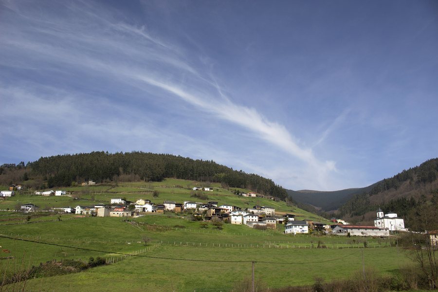 File:Calleras (Tineo, Asturias).jpg
