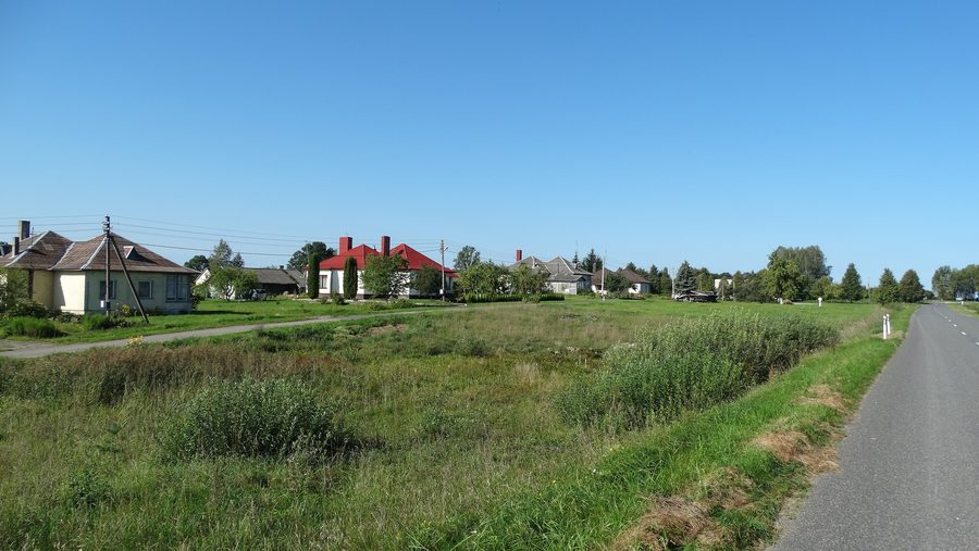 Skirlėnai im Vilnius-Distrikt, von einer Straße aus gesehen