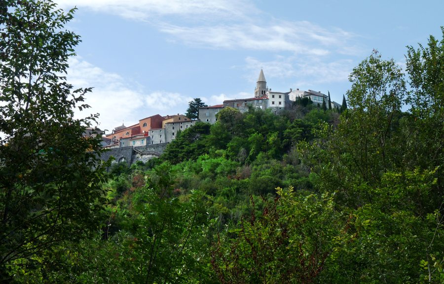 File:Edu-trail Labin-Rabac, view of Labin 01.jpg