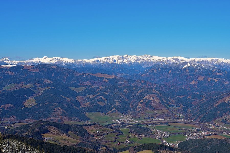 Blick über die Mur auf die Hochschwabgruppe im Murtal