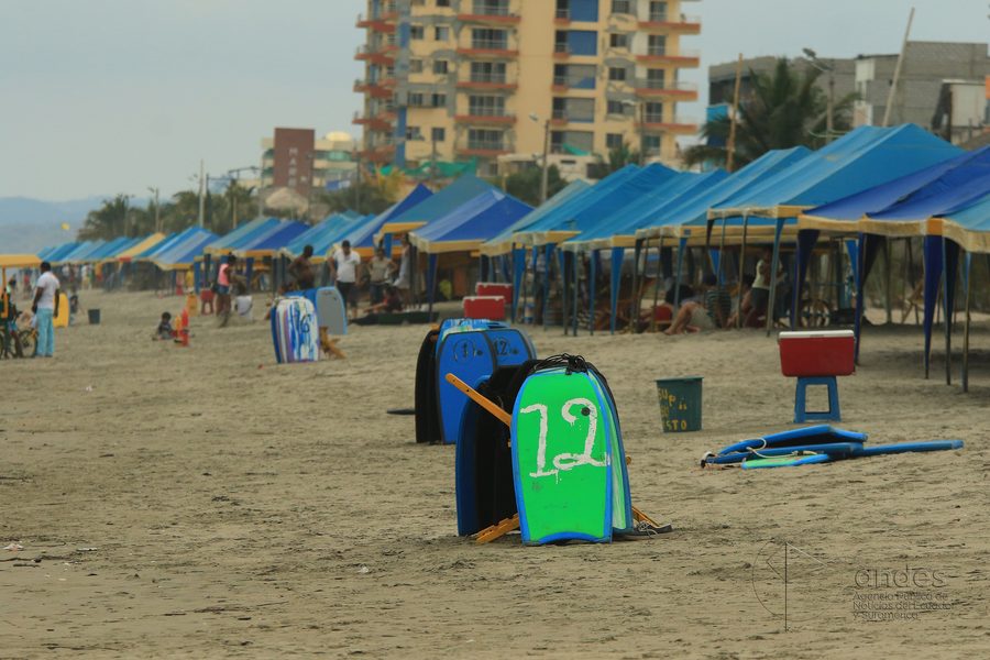Strand von Atacames in der ecuadorianischen Provinz Esmeraldas