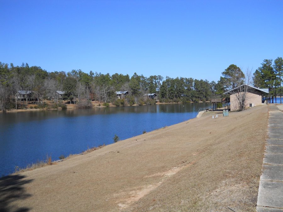 Mietkabinen am Flint Creek Water Park an einer Bucht des Stausees in Wiggins, Mississippi