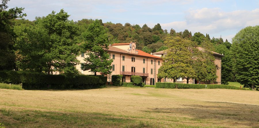 Historisches Gebäude im Park der Villa Demidoff bei Pratolino