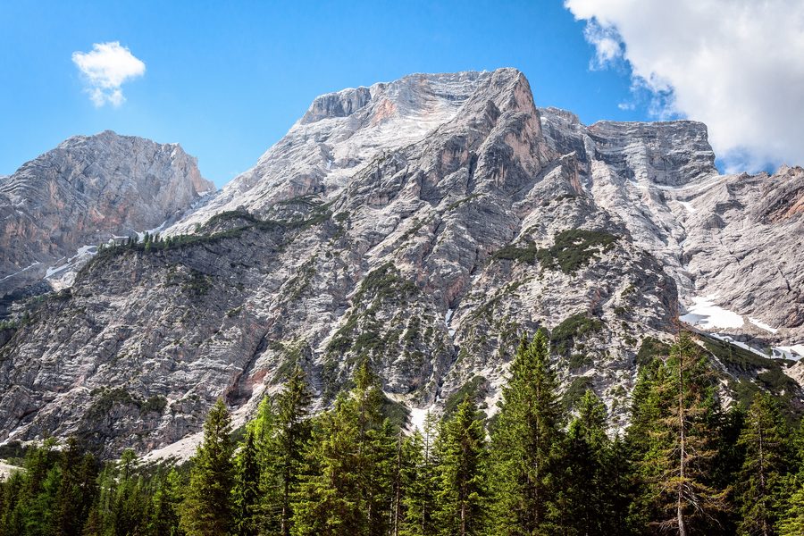 Berggipfel der Pragser Dolomiten in Südtirol