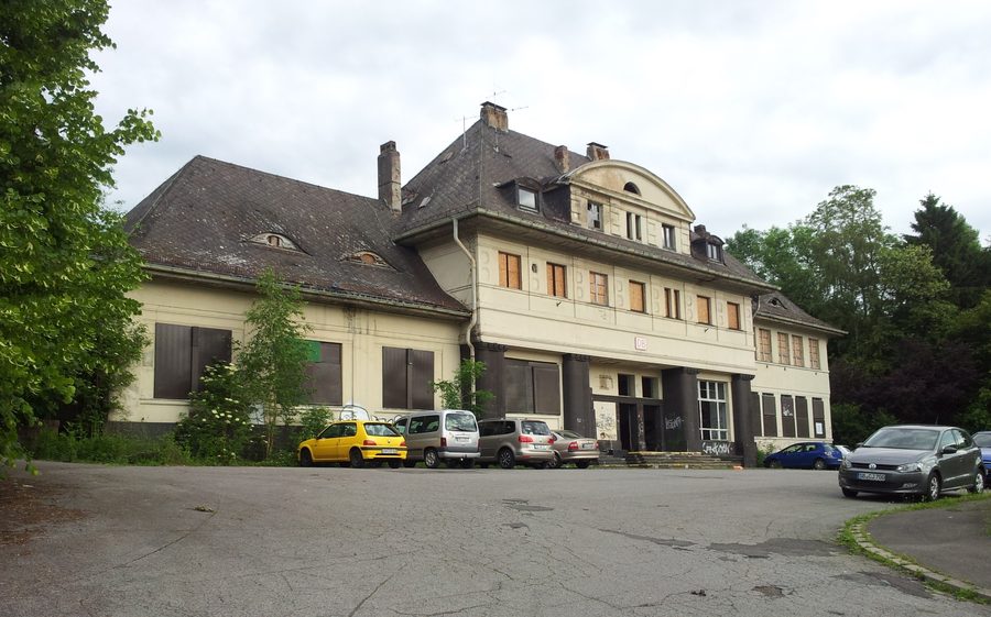 Bahnhofsgebäude des Bahnhofs Friedrichsthal (Saar)