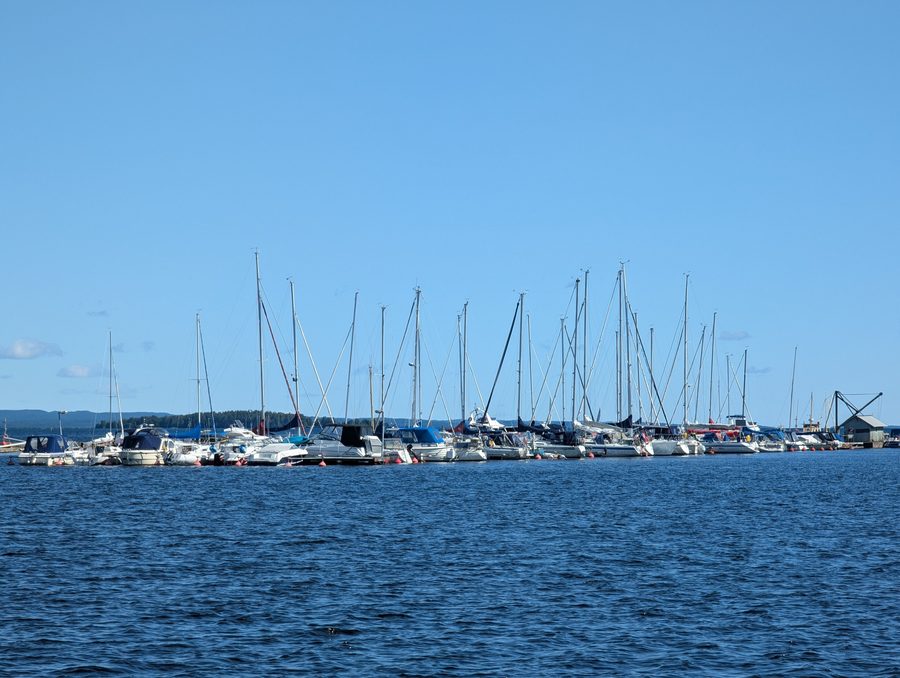 Boote auf dem Vättern bei Karlsborg