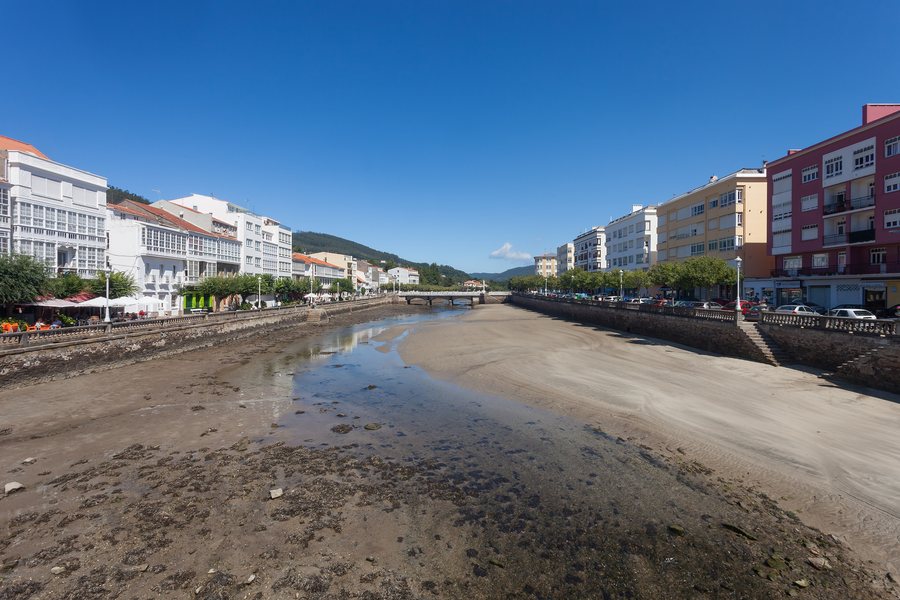 File:Río Condomiñas. Cedeira. C39.jpg