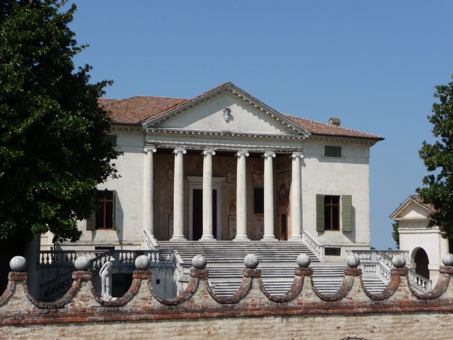 Fassade der Villa Badoer in Fratta Polesine