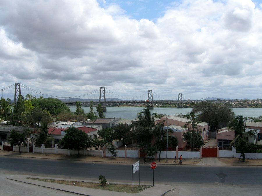 Samora-Machel-Brücke über den Sambesi in Tete, Mosambik