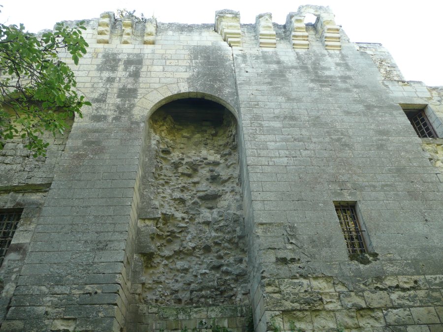File:Ambillou-Château - Chateau 1.jpg