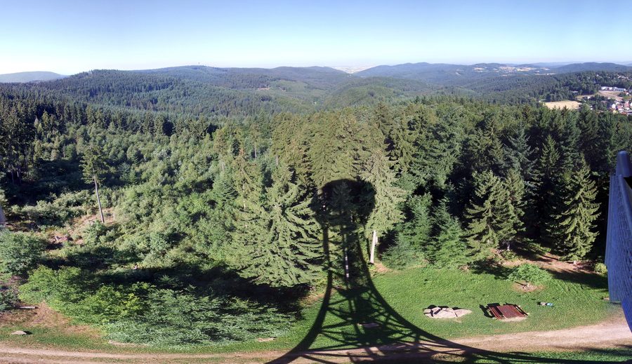Blick vom Teltschikturm auf Königstuhl, Weißen Stein und Rheinebene