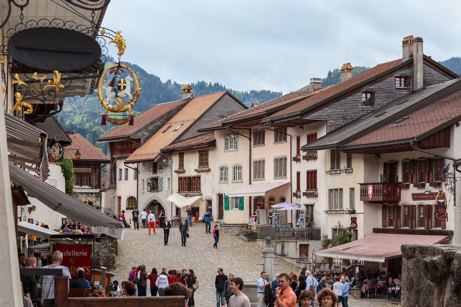 Rue du Bourg in Gruyères FR, Schweiz