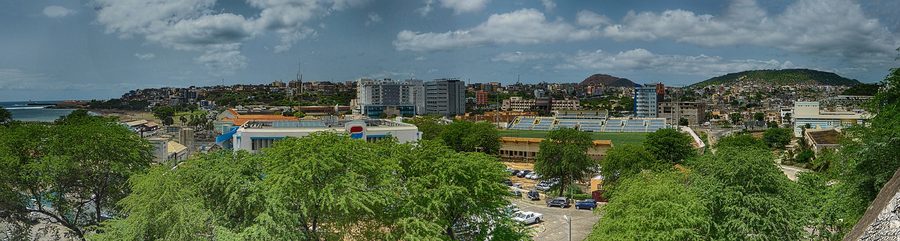 Panorama über Praia und die Bucht vom Plateau aus