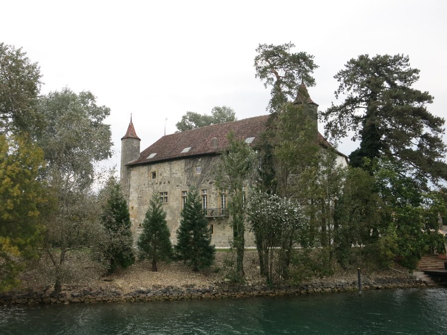 Zihlkanal bei Schloss Thielle in der Region zwischen Neuenburger- und Bielersee