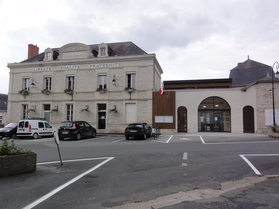 Rathaus von Naintré im Département Vienne, Frankreich