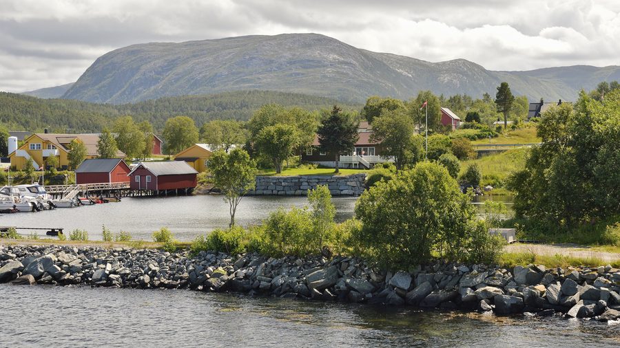 Küstenlandschaft in Kjørsvikbugen in Aure
