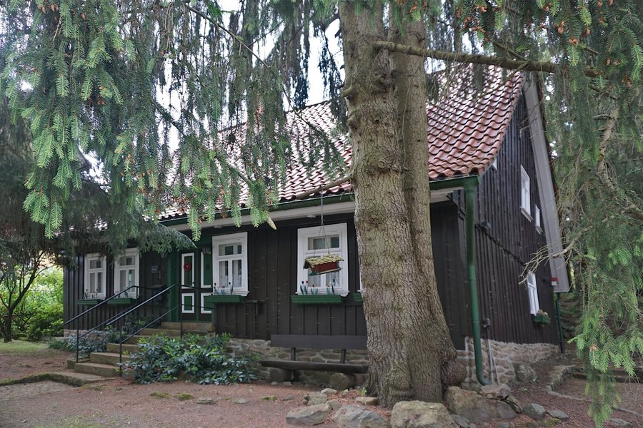 File:Harzburger Straße 14a (Braunlage).jpg