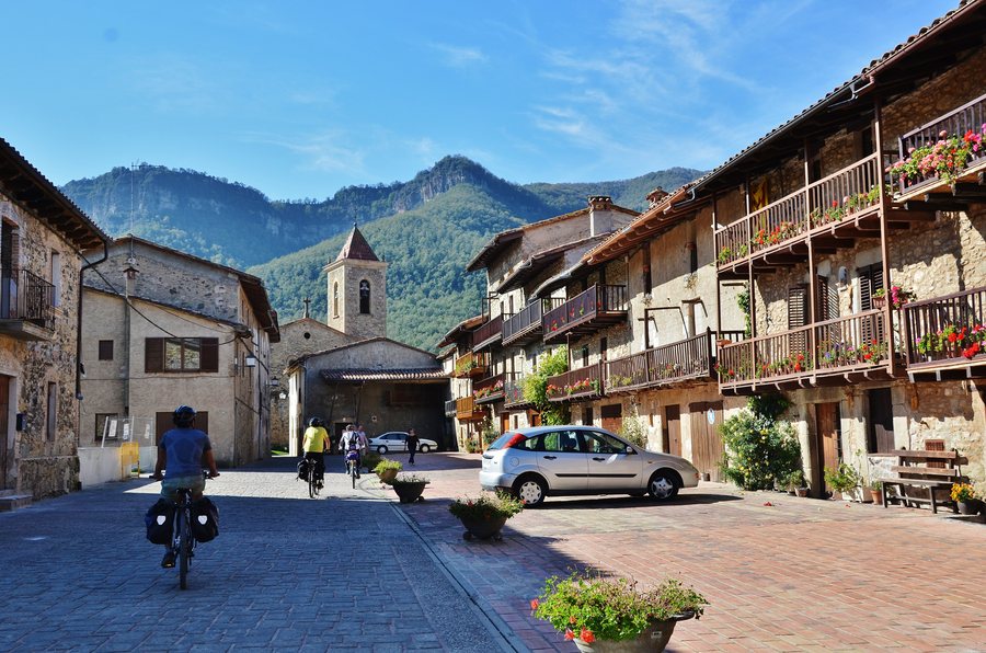 File:WLM14ES - Carrer de Teixeda els Hostalets d'En Bas, La Vall d'En Bas, La Garrotxa - MARIA ROSA FERRE (1).jpg