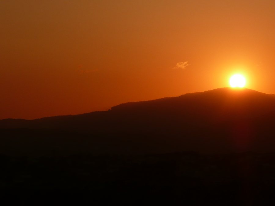 File:Vista Montserrat des de Lliçà d'Amunt - panoramio.jpg