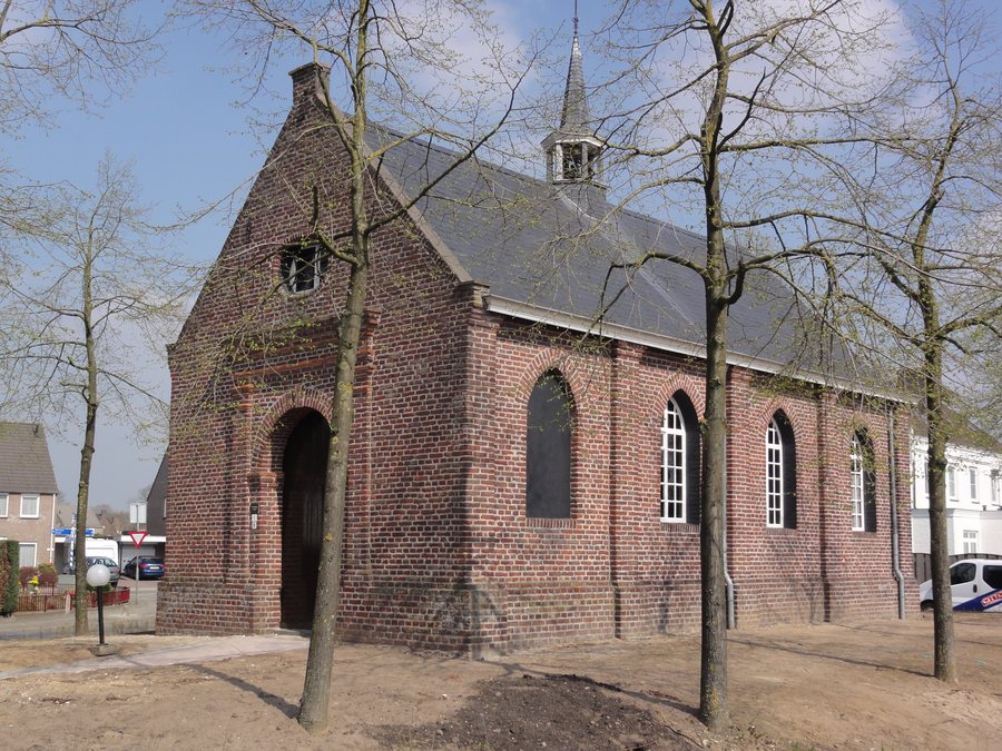 File:Venray Blitterswijck, Rijksmonument 28432 St.Annakapel, Beeteweg.jpg